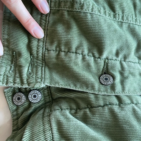 Levis green jacket (selling for my gf) - Picture 5 of 5